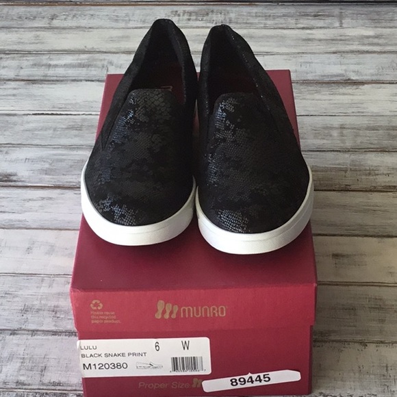munro lulu slip on sneaker
